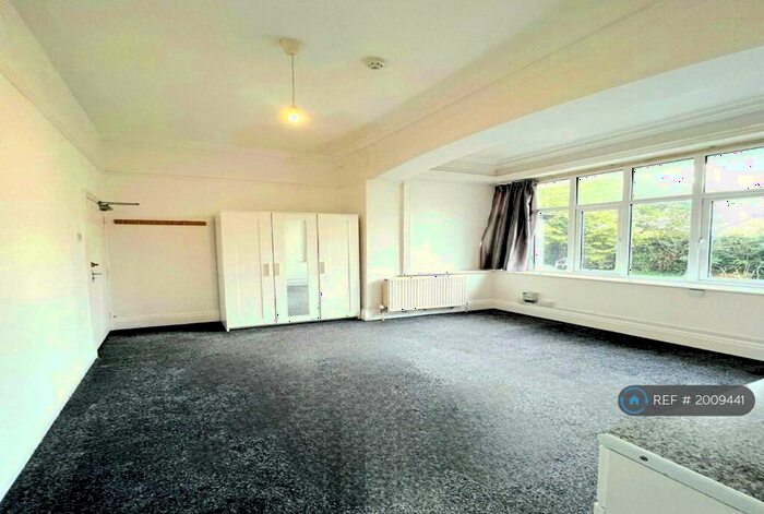1 Bedroom Flat To Rent In Queens Park Gardens, Bournemouth, BH8