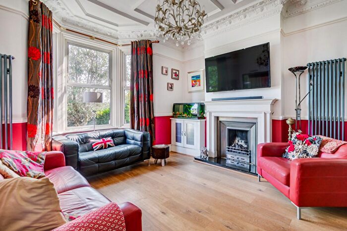 4 Bedroom Property To Rent In Alexandra Road, SW19