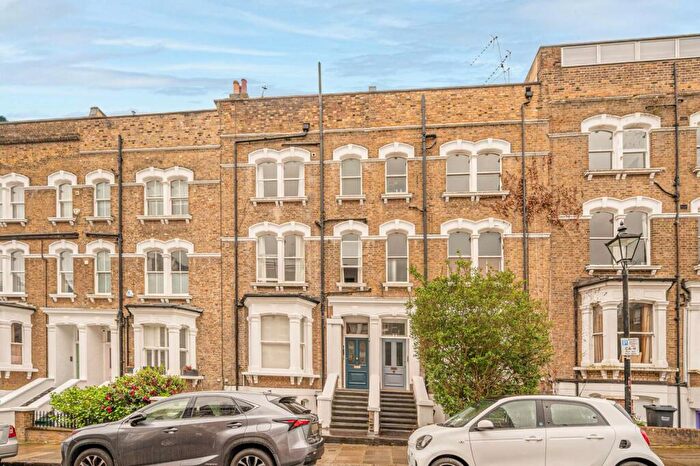 2 Bedroom Flat For Sale In Carlingford Road, Hampstead, London, NW3