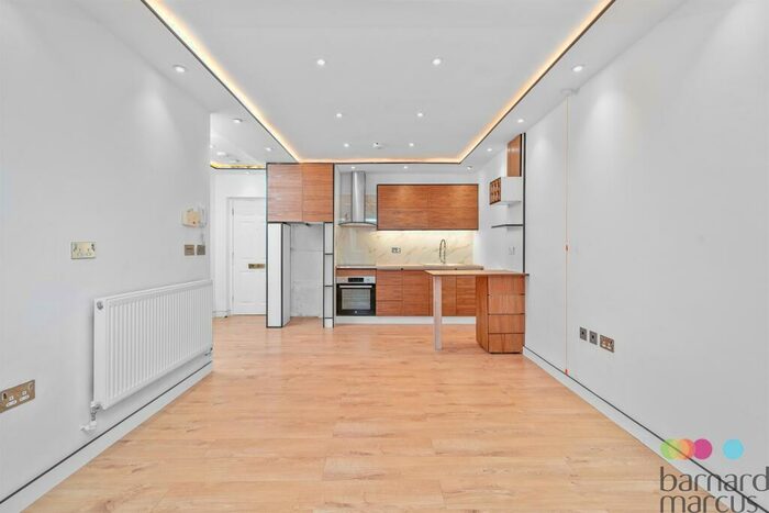 1 Bedroom Apartment To Rent In Friern Watch Avenue, London, N12