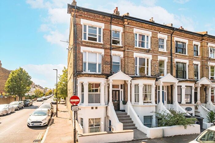 2 Bedroom Flat For Sale In Stockwell Road, Stockwell, SW9