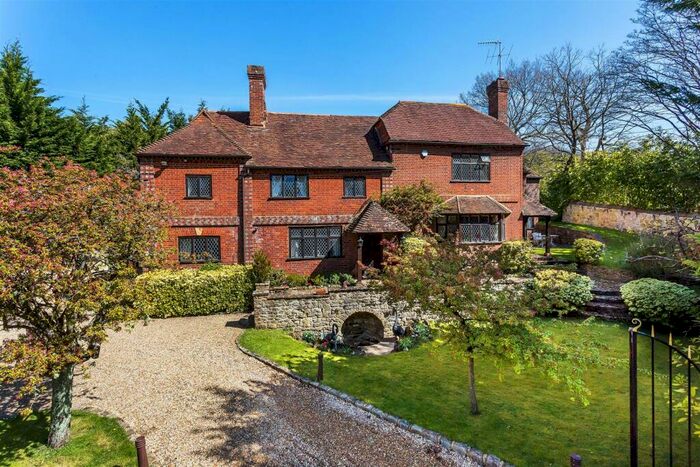4 Bedroom Detached House For Sale In Woodhill Lane, Shamley Green, Guildford, GU5