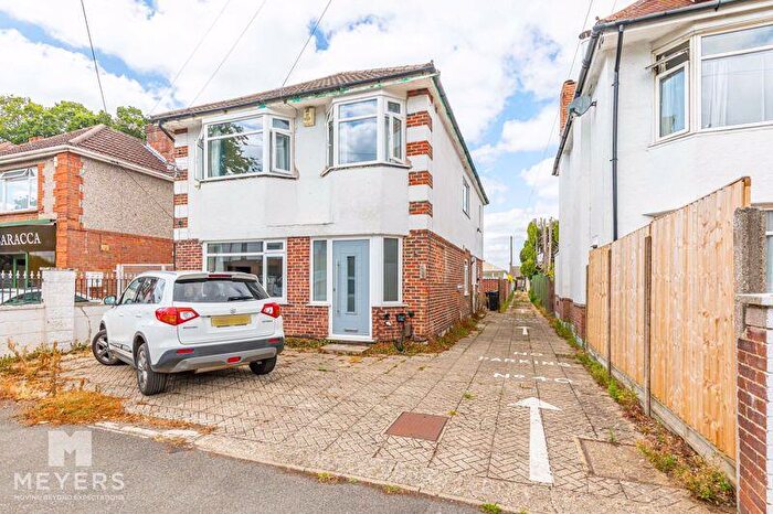 4 Bedroom Detached House To Rent In The Grove, Christchurch, BH23