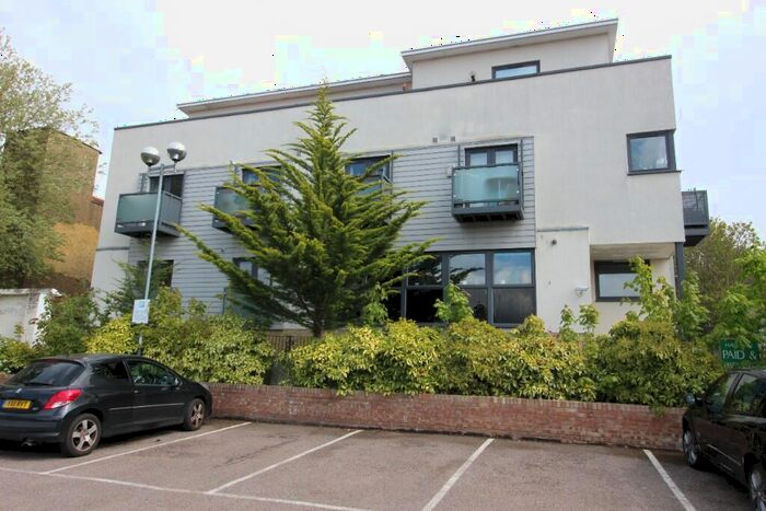 2 Bedroom Flat To Rent In Yoga Way, Worcester Park, Surrey, KT4