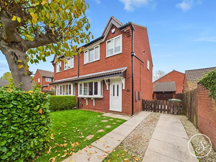 3 Bedroom Semi-Detached House For Sale In Laurel Hill Croft, Leeds, LS15