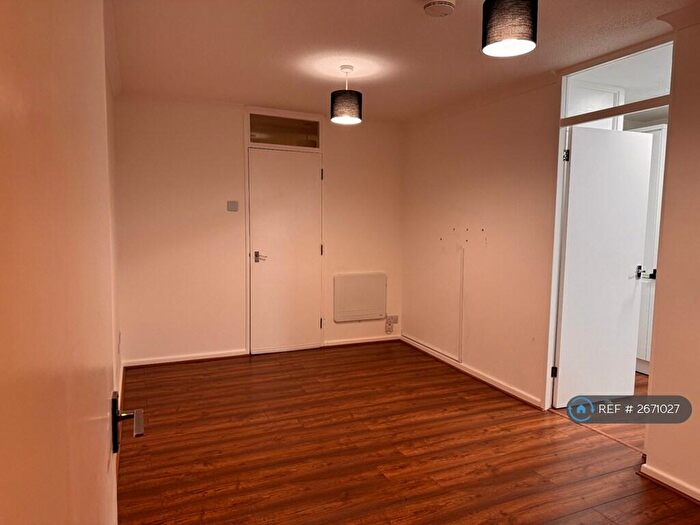 2 Bedroom Maisonette To Rent In Cromwell Court, Kempston, Bedford, MK42