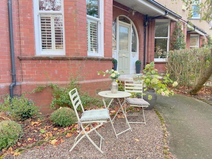 2 Bedroom Flat To Rent In St Marks Avenue, Harrogate, North Yorkshire, HG2