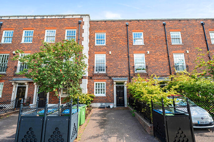 4 Bedroom Terraced House For Sale In Hastings Street, Royal Arsenal, Woolwich, SE18