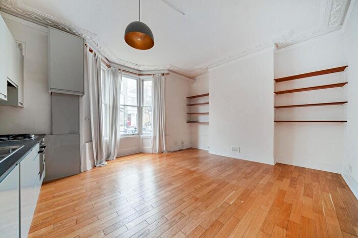 1 Bedroom Flat For Sale In Beresford Road, Highbury, N5