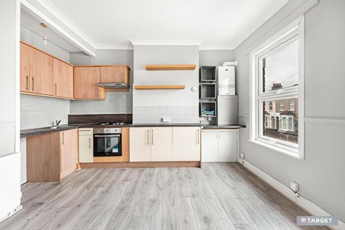 2 Bedroom Flat To Rent In The Avenue, N17