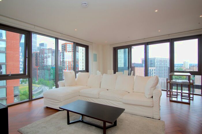 2 Bedroom Flat To Rent In Capital Building, New Union Square, London, SW11