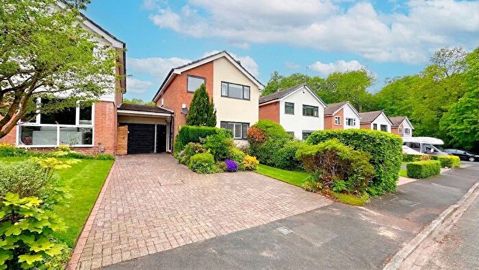 4 Bedroom Link Detached House For Sale In Charlecote Road, Poynton, SK12