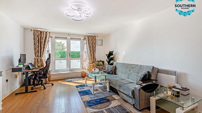1 Bedroom Flat For Sale In Flat Daniels House, RH10