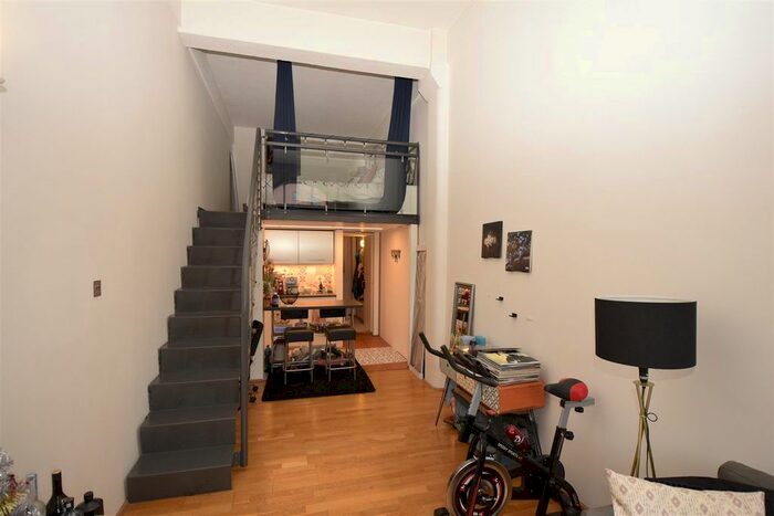 1 Bedroom Flat To Rent In Manhattan Building, Bow, London, E3