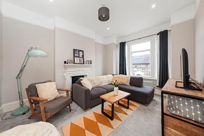 3 Bedroom Maisonette For Sale In Dalkeith Road, Dulwich, London, SE21