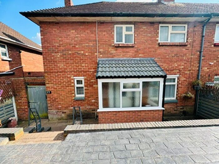 Detached House To Rent In Cambridge Road, Dudley, DY2