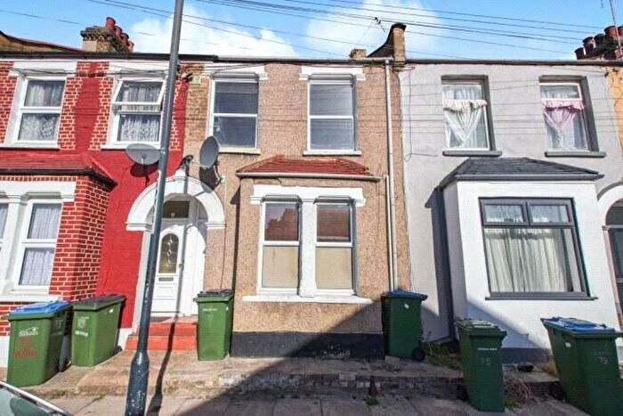 3 Bedroom Terraced House For Sale In Marmadon Road, London, SE18