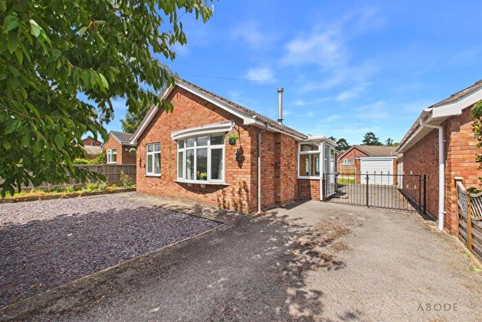 3 Bedroom Detached Bungalow For Sale In Moor Grove, Uttoxeter, Staffordshire, ST14
