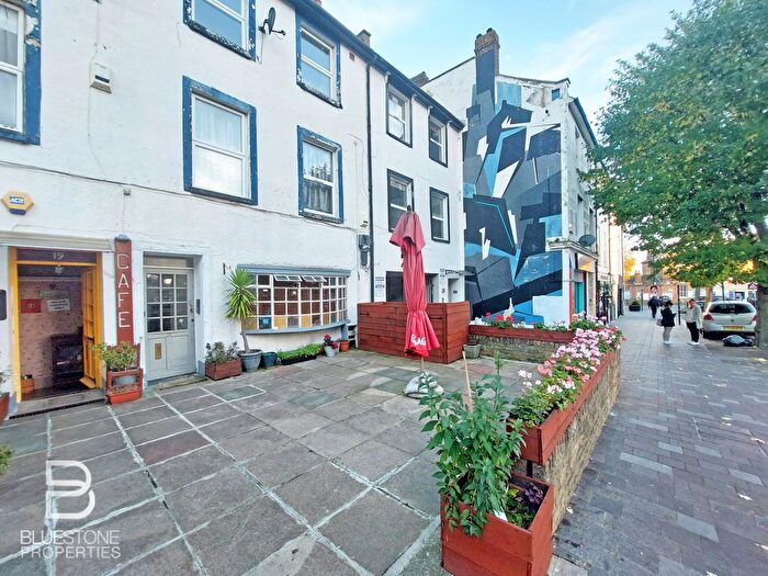 2 Bedroom Flat To Rent In Station Road, Norwood Junction, SE25