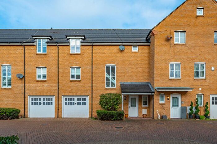 5 Bedroom Terraced House For Sale In Sloane Court, The Grove, Isleworth, TW7