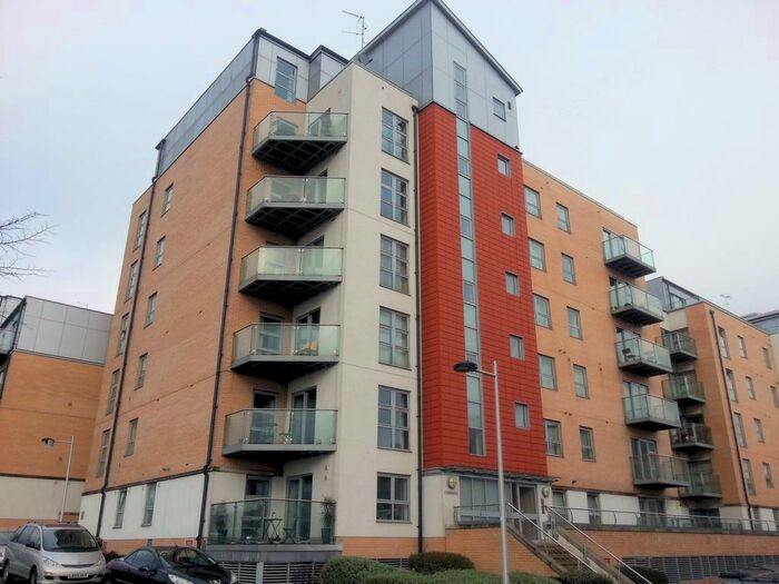 1 Bedroom Flat To Rent In Lyndon House, Queen Mary Avenue, South Woodford, E18