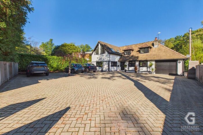 5 Bedroom Detached House For Sale In Snow Hill, Copthorne, Crawley, RH10