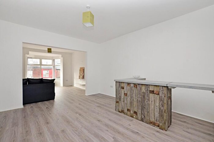 4 Bedroom House To Rent In City Road, Sheffield, S2