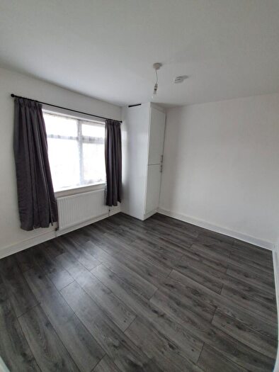 3 Bedroom Terraced House For Sale In Scotland Green Road, Enfield, Greater London, EN3
