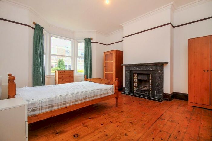 2 Bedroom Flat To Rent In Ashleigh Grove, Jesmond, Newcastle Upon Tyne, NE2