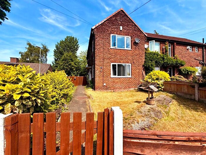 3 Bedroom Semi-Detached House For Sale In Propps Hall Drive, Failsworth, Manchester, M35