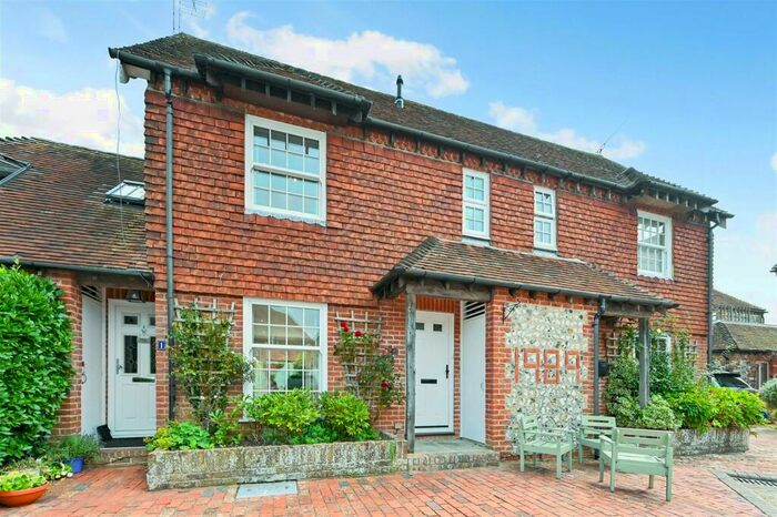 3 Bedroom House To Rent In Surrey Wharf, Arundel, BN18