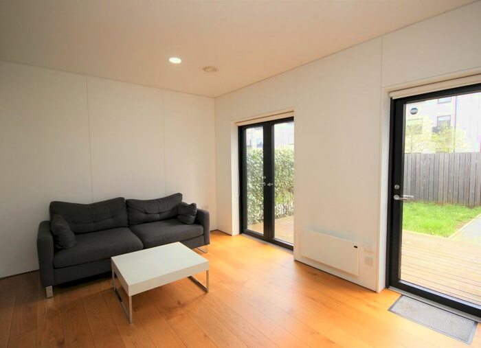 3 Bedroom Town House To Rent In Sandywell Lane, Salford, M3