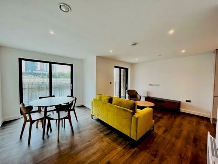 2 Bedroom Apartment To Rent In Waterhouse, Salford, M5