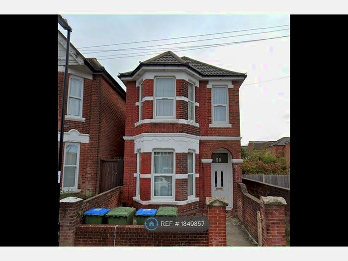 5 Bedroom Detached House To Rent In Cedar Road, Southampton, SO14