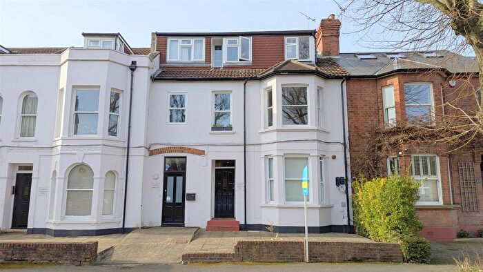 Studio To Rent In Granville Road, St. Albans, Hertfordshire, AL1
