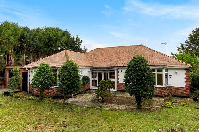 3 Bedroom Bungalow To Rent In Box Ridge Avenue, West Purley, CR8