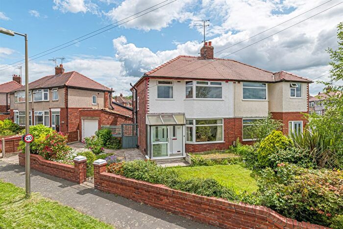 3 Bedroom Semi-Detached House For Sale In Hill View Avenue, Helsby, Frodsham, WA6