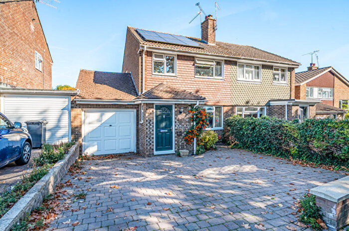 3 Bedroom Semi-Detached House For Sale In Willoughby Close, Alton, Hampshire, GU34