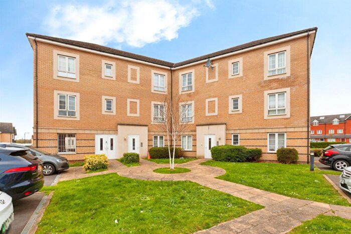 1 Bedroom Flat For Sale In Spicer Mews, Slough, SL3
