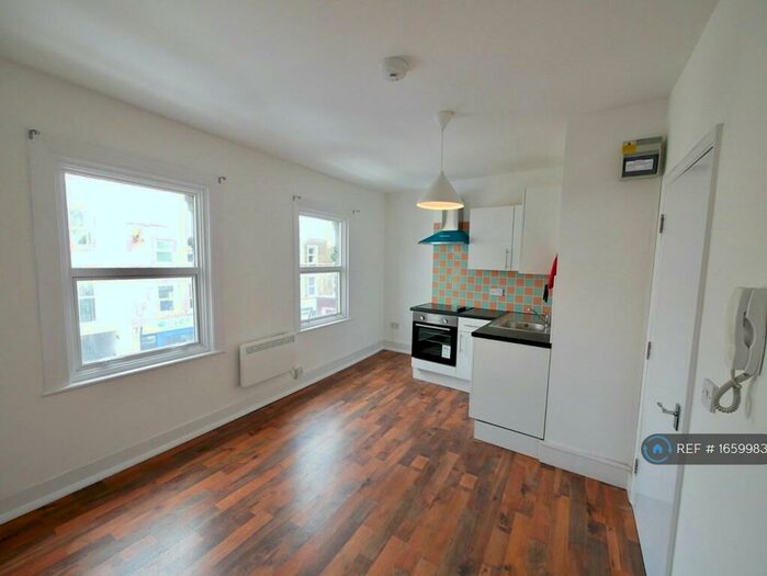 2 Bedroom Flat To Rent In Hornsey Road, London, N7