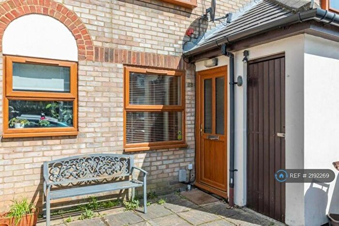 2 Bedroom Flat To Rent In Victoria Road, Hitchin, SG5