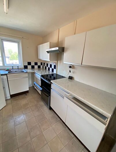 1 Bedroom Flat To Rent In North Holme Court, Thorplands, NN3