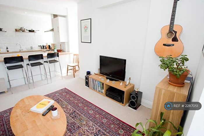 2 Bedroom Flat To Rent In Wilton House, Bournemouth, BH4