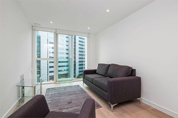 1 Bedroom Flat To Rent In Pinnacle Apartments, Saffron Central Square, Croydon, CR0