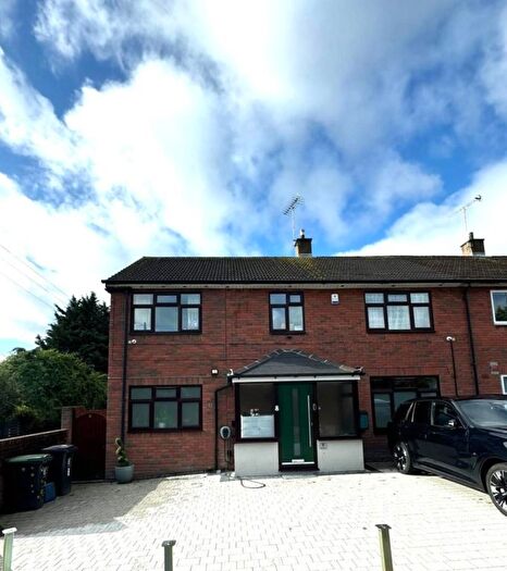 5 Bedroom Semi-Detached House To Rent In Greensted Road, Loughton, Essex, IG10