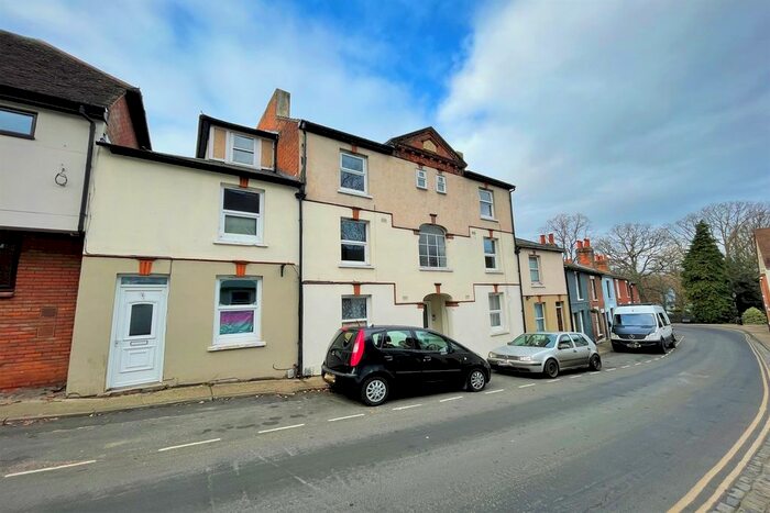 1 Bedroom Flat To Rent In Maidenburgh Street, Essex CO1