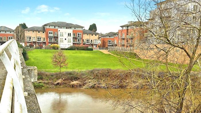 2 Bedroom Flat For Sale In Trent Place, Warwick, CV34
