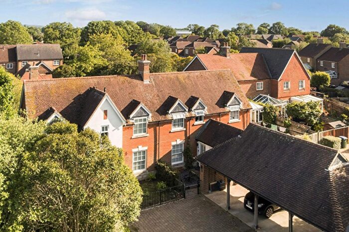4 Bedroom Property For Sale In Fawn Rise, Henfield, BN5