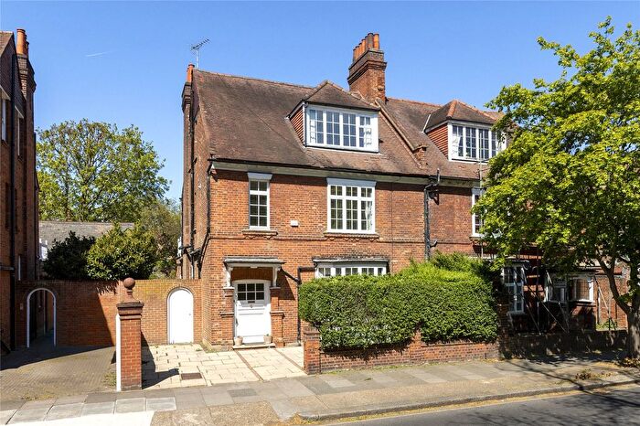 6 Bedroom Semi-Detached House For Sale In Bath Road, Chiswick, London, W4