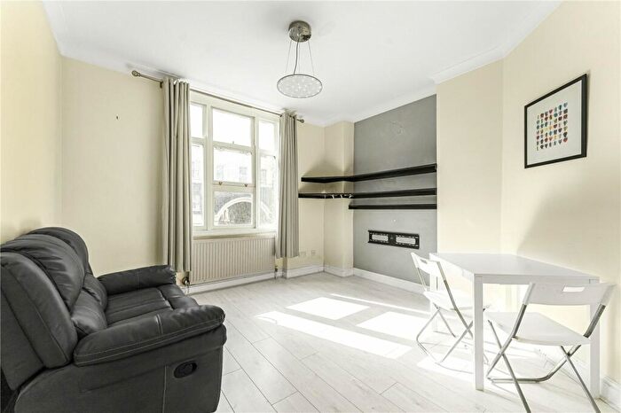 1 Bedroom Apartment To Rent In Clerkenwell Road, London, EC1R